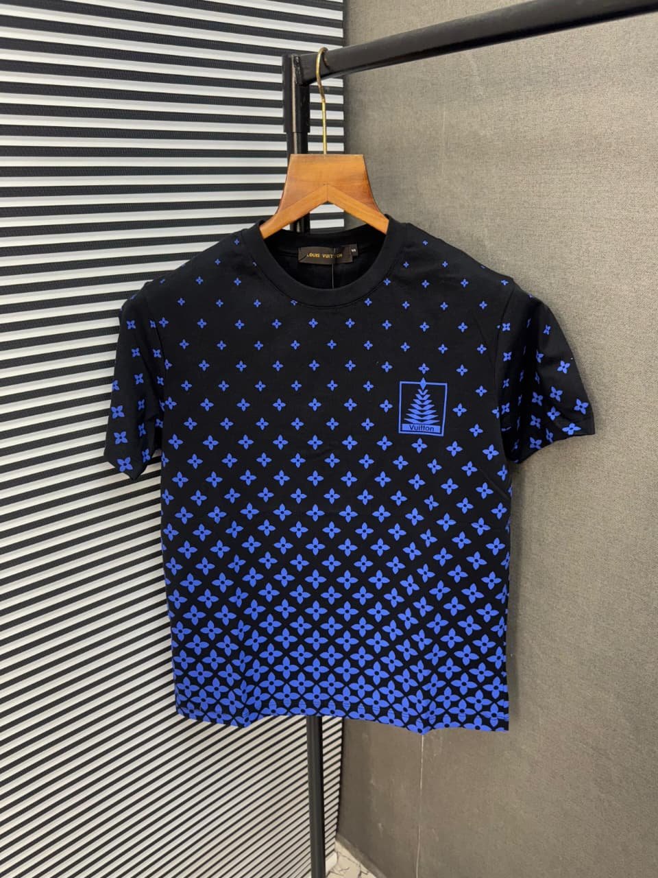 buy men louis vuitton first copy t shirt blue